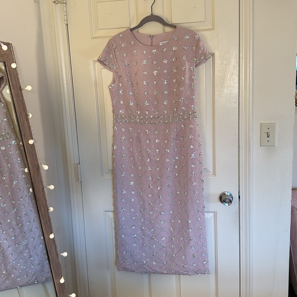 MAC DUGGAL
Pink Hand Embellished Cap Sleeve Midi Dress - Picture 3 of 16